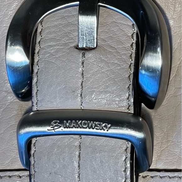 b. makowsky Leather Wallet, flap closure - Picture 4 of 5